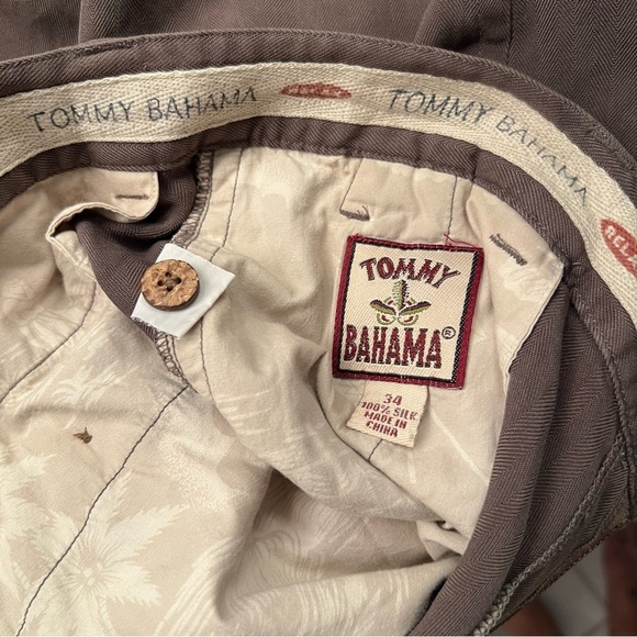 Tommy Bahama Washed Silk Herringbone Twill Pleated Brown Shorts Men’s Size 34 - Picture 2 of 5